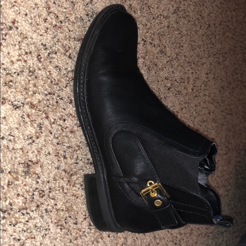 Tommy Hilfiger black booties. (Size 7.5)